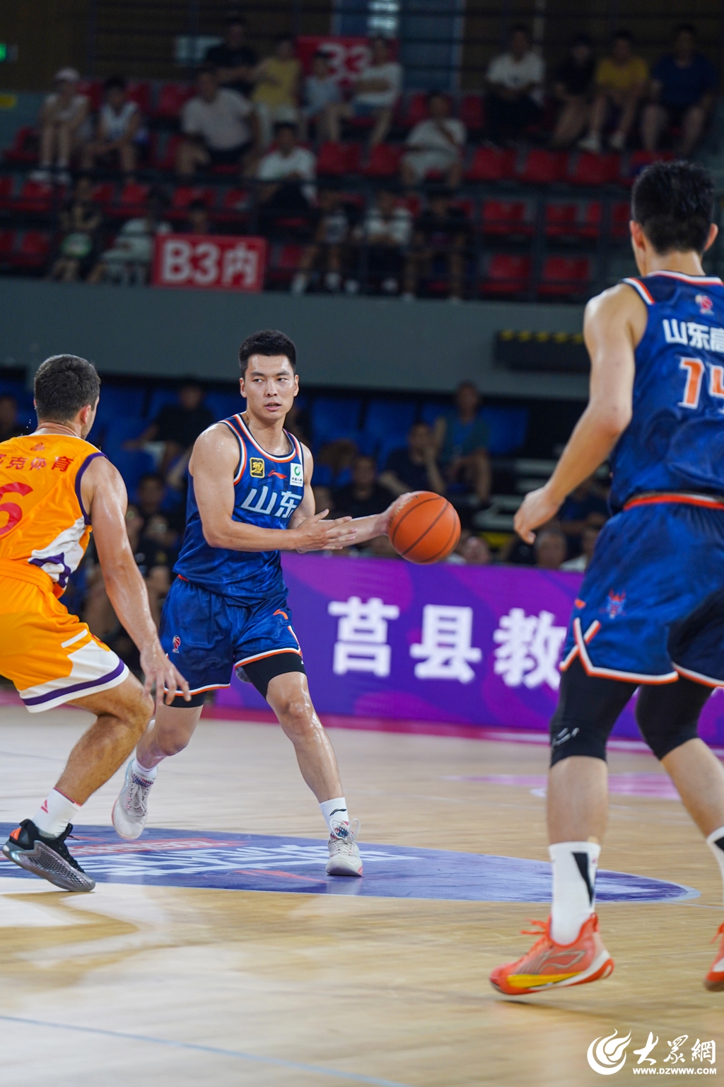 包含NBA总决赛今晚走向成谜，山东男篮临场应变，球迷炸锅，更衣室氛围转暖的词条-英雄联盟2025总决赛